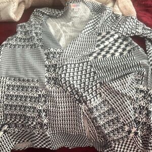 NWT - Lularoe Caroline Sweater - size M